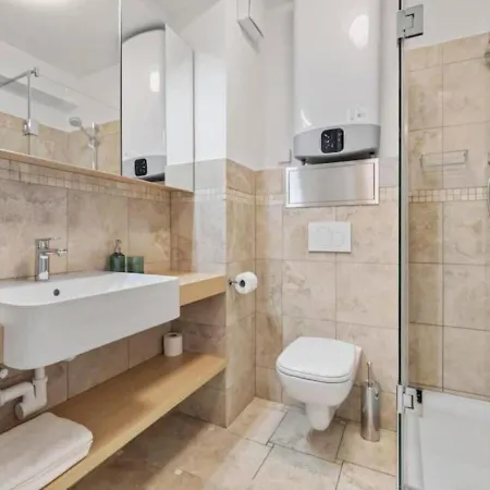 Modern Near Train Station #11 * ブラチスラヴァ