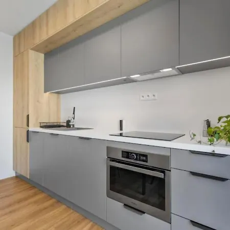 Διαμέρισμα Modern Near Train Station #11