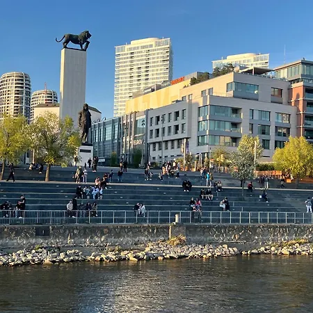 Modern Near Train Station #11 Διαμέρισμα Μπρατισλάβα